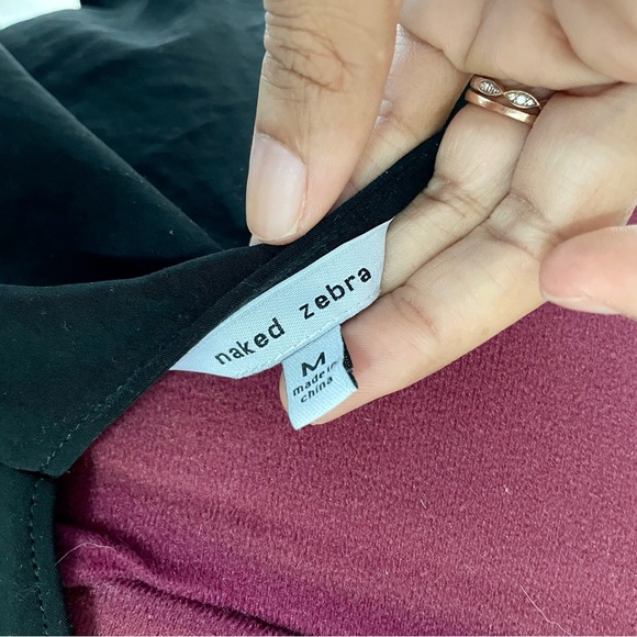 Naked Zebra - classy black top with shoulder pads, back slit and back zip - Picture 8 of 10